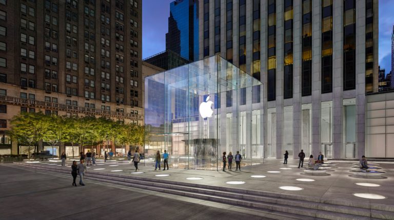 Apple to Drop Masks Mandate for Its Retail Stores Starting This Week