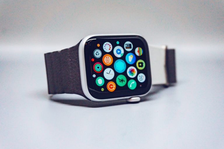 Bloomberg: Apple Watch Blood-Pressure Feature Delayed to 2024